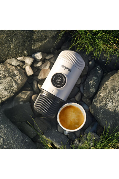 Wacaco Portable espresso machine Nanopresso Chill White, 18bar, 80ml, Ground, Case,No charging,White