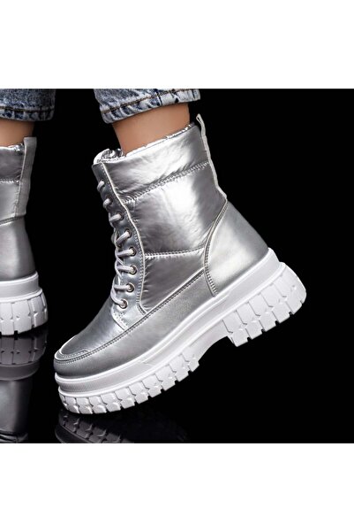 BMoD Ghete matlasate argintii pentru femei, cu șireturi și fermoar MOD07314