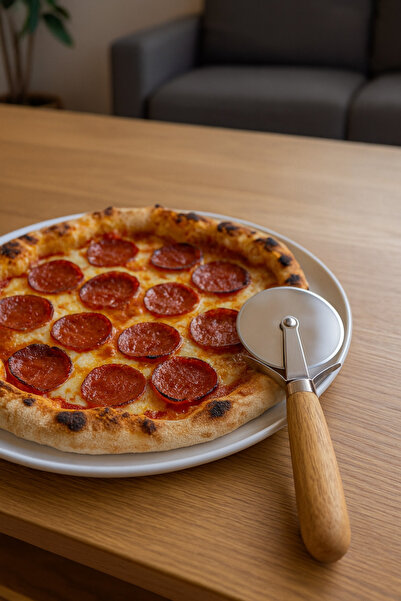 Kitchen Life Akasya Saplı Pizza Kesici Paslanmaz Çelik Pizza Dilimleyici