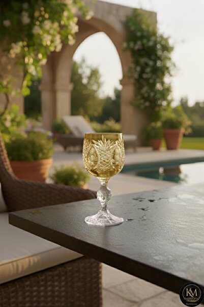 Kristal Market Luxury Glass - Pineapple Pattern and Crystal Footed