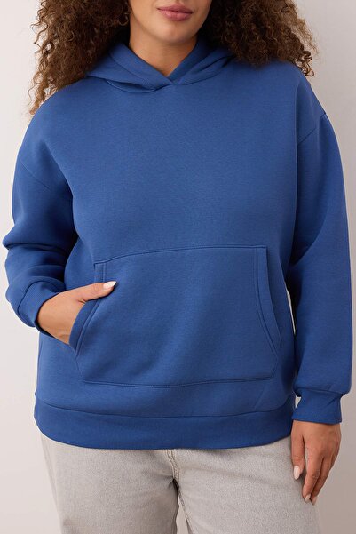 Trendyol Curve Hanorac tricotat cu glugă albastră, cu imprimeu pe spate, mărime mare TBBAW26AO00015