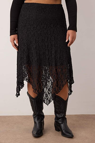 Trendyol Curve Чорна мереживна асиметрична хустка Форма Midi В'язана спідниця великого розміру TBBAW26AZ00027