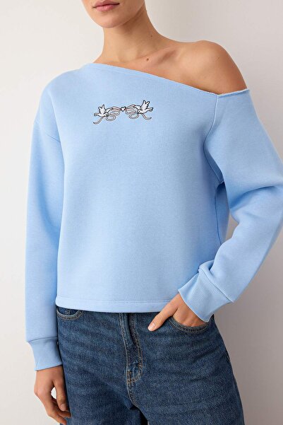 Trendyol Collection Ανοιχτό μπλε κεντημένο πλεκτό φούτερ με χοντρό φλις εσωτερικά, με ανοιχτόχρωμο χρώμα, με χοντρό φλις εσωτερικά, πλεκτό φούτερ TWOAW26SW00211