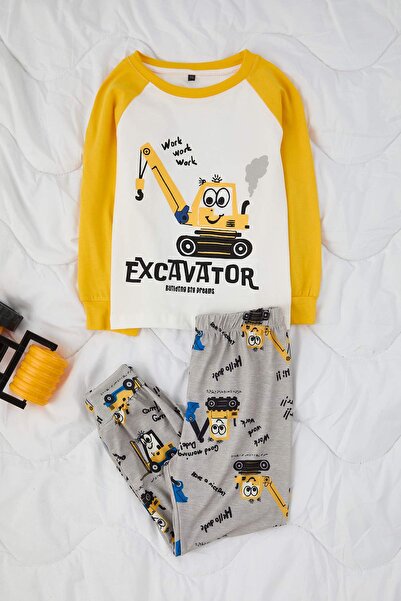 TRENDYOLKIDS Ecru-Gelb bedrucktes 4-teiliges gestricktes Pyjama-Set für Jungen TKDAW26PT00010