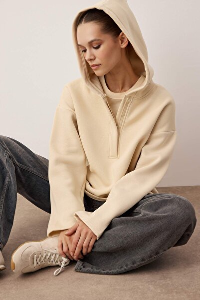 Trendyol Collection Πλεκτό φούτερ με κουκούλα με φλις εσωτερικά και μισό φερμουάρ, oversize TWOAW26SW00092