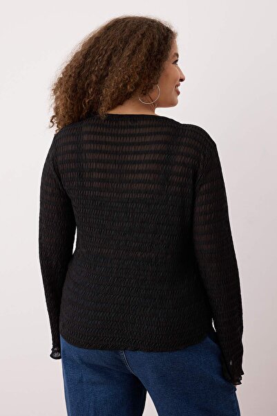 Trendyol Curve Μαύρη μπλούζα με λεπτομέρεια με κορδόνια με υφή με λαιμόκοψη σε σχήμα V, ελαστική πλεκτή μπλούζα μεγάλου μεγέθους TBBAW26AF00032