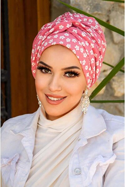 Aişe tesettür Καπέλο με λεπτομέρεια με μοτίβο λουλουδιών σε πούδρα