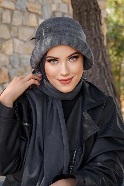 Aişe tesettür Füme Taşlı Aksesuarlı Vintage Şapka