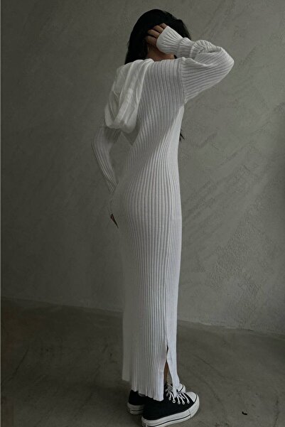 lovebox Γυναικείο φόρεμα με λευκή κουκούλα με σχισμή μάξι μήκους 6670