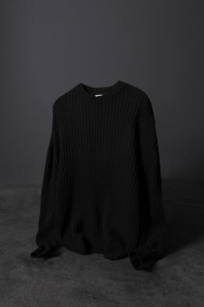 Slatra Ανδρικό πουλόβερ με μαύρη χοντρή ραβδωτή μάλλινη λαιμόκοψη