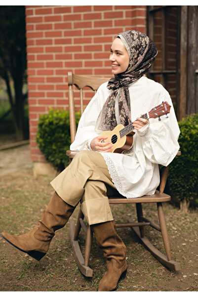 Fresh شال أديلا من الحرير البني المر بنمط كريب