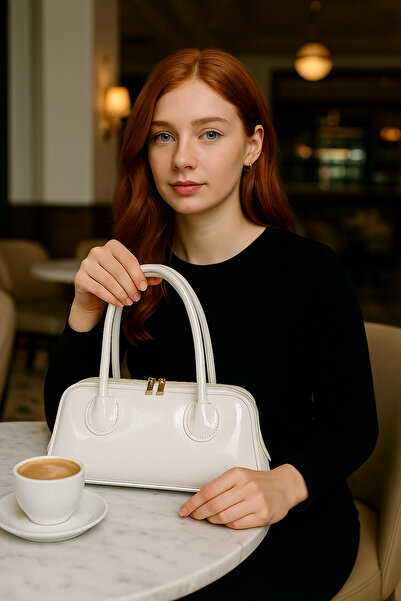 ESTUTE حقيبة كتف من الجلد اللامع الفاخر من بيرا – تصميم عصري وأنيق