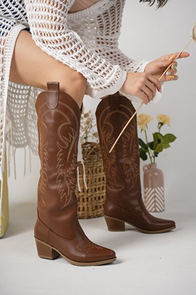 Favi Ayakkabı Taba Cilt Burnu Ve Yanları Nakış Işlemeli Kovboy Tarzı Çizme