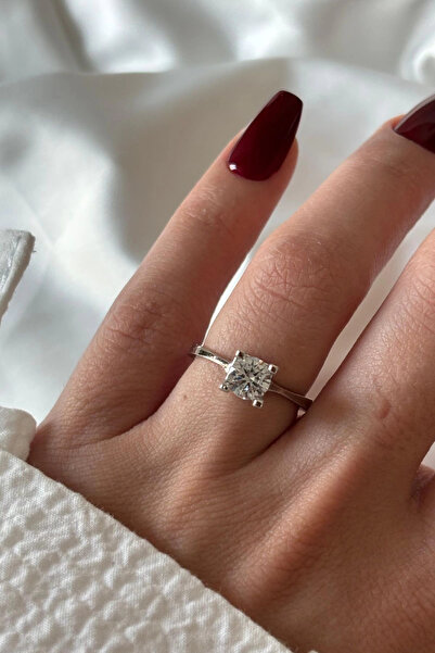 Leo'Stone Premium Seri Klasik Yuvarlak Taşlı Tek Taş Tasarım Ayarlanabilir Kadın Çelik Yüzük