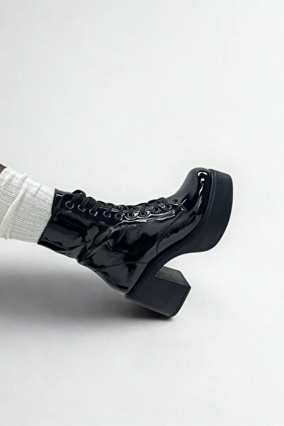 inizio Siyah Rugan Kadın Bot GD2012