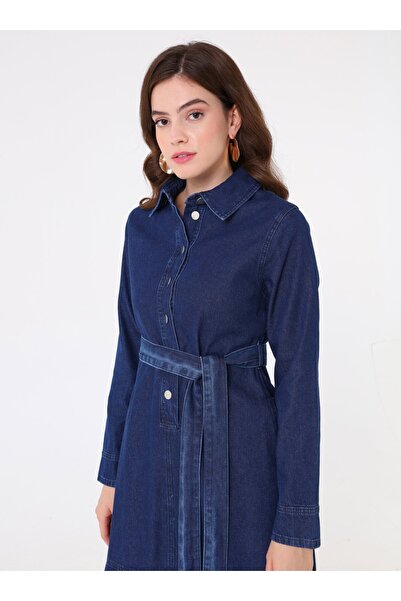 Refka Μπλε Navy Refka Τζιν Hijab Φόρεμα - Λεπτομέρεια με κουμπιά και ζώνη