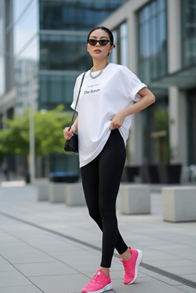 UNCİA OUTDOORS تي شيرت أبيض كبير الحجم للنساء من Future Printed