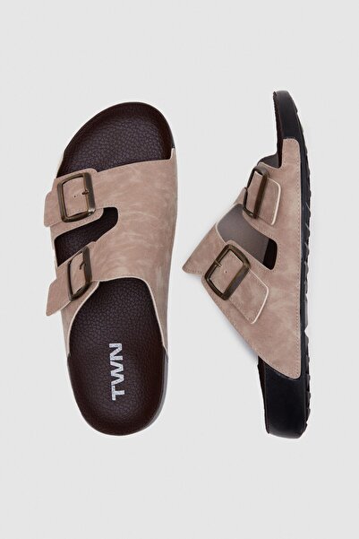 Twn Бежови чехли с двойна катарама