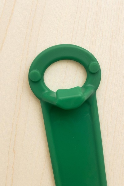 Dore Voir 2 Pieces Hard Plastic Can/Bottle Opener - Green
