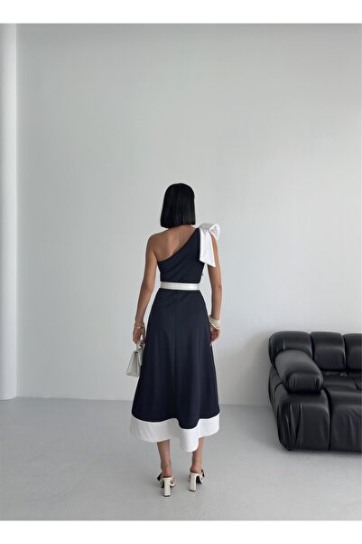 ALFUDO Moda Collection Tek Omuz Kemerli Kadın Midi Lacivert Abiye Elbise Fiyonk Detaylı Şık Tasarım