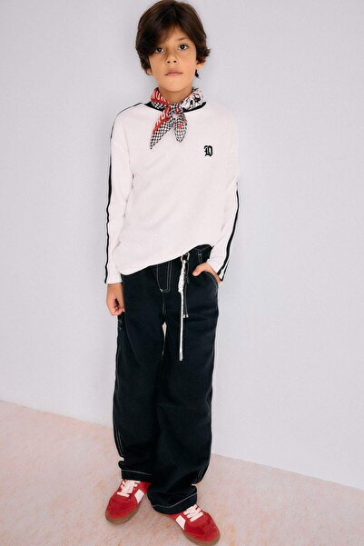 DeFacto Boy's Oversize Wide Fit Crew Neck Applique Waffle Long Sleeve T-Shirt G1807A825Au