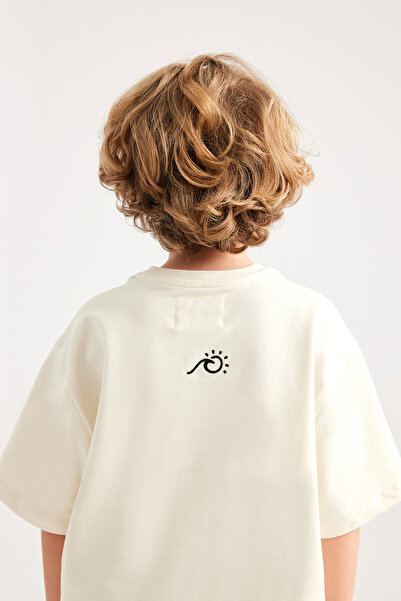 Marvy Ecru Embroidery Detailed Oversize Tshirt