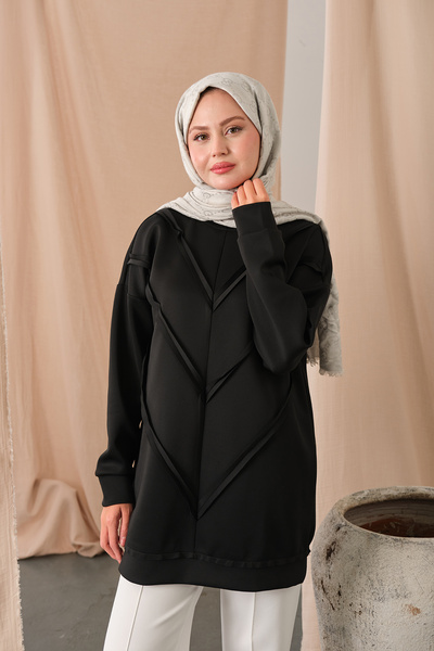 LOCCO Black Tunic - V-Detail on the Front