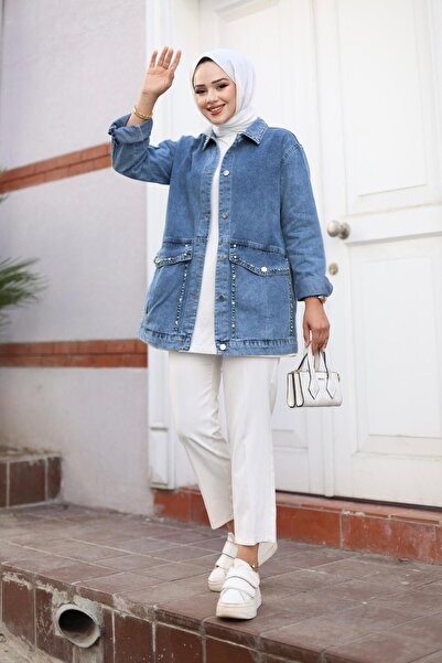 HARMAN BUTİK KADIN CEPLİ TAŞ İŞLEME DETAYLI DENİM KOT CEKET