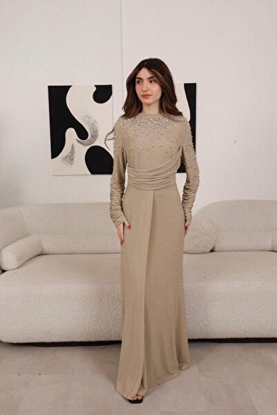 Generic Long gold evening dress with sparkling crystal sequins and elegant long sleeves