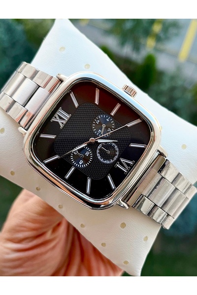 Weluxa Silver Color Black Dial Roman Numeral Men's Wristwatch