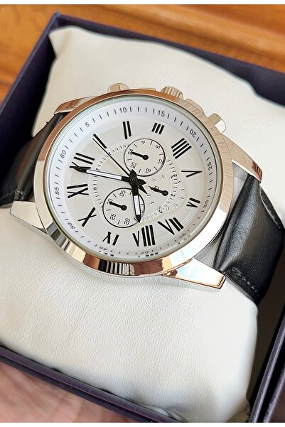 Weluxa Classic Men's Wristwatch with Roman Numerals on Leather Band