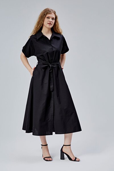 Bolivente فستان بوبلين بياقة قميص وأزرار باللون الأسود