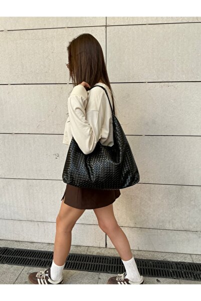 yako حقيبة كتف نسائية من فيرونا ذات ملمس محبوك ومظهر عادي وحجم كبير (: الطول 28*العرض 48*القاعدة 12 سم)