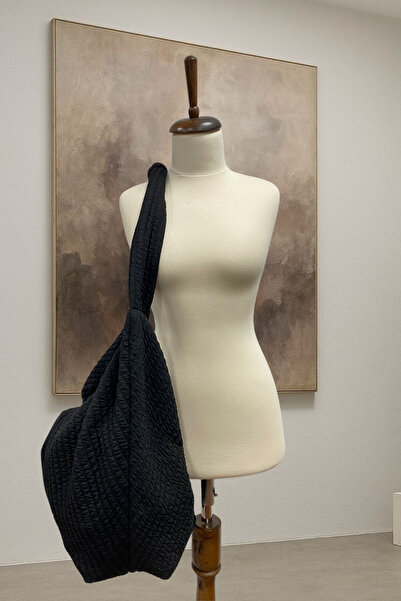 By Yaren Yazıcı Kadın Siyah Kapitone Dokulu Hobo Stil Oversize Omuz Çantası Gold Fermuarlı - Geniş Hacimli