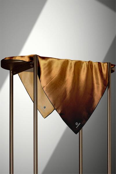 Vissona % 57 İPEK % 43 VİSKON Twill İpek Degrade Desenli Gold Renkli 90x90 Eşarp Dikim Şekli : El Dikişi