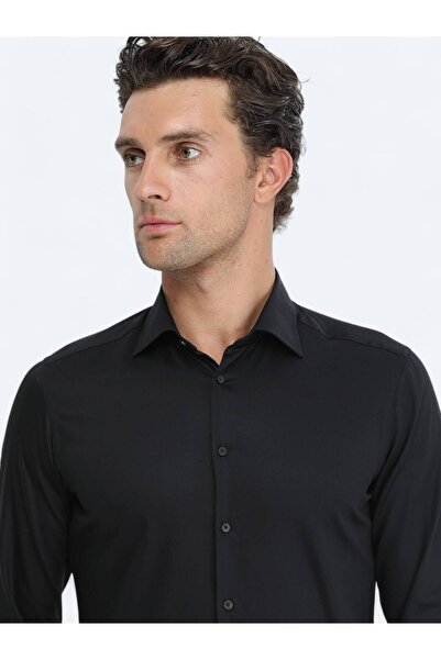 Kip Чорна пряма класична сорочка з 100% бавовни