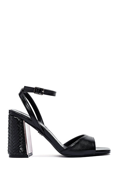 Derimod Kadın Siyah Bilekten Tokalı Yüksek Kalın Topuklu Sandalet 25SFE493318