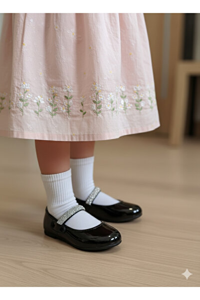 patik ayakkabı СПЕЦИАЛЕН ДЕН НА ДЕТСКИ ОРТОПЕДИЧНИ БАЛЕТИ С БЛЕСТЯЩИ ПОРЪЧКИ