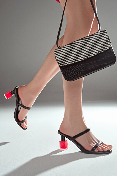 Derimod Papuci de damă negri cu toc gros 25SFD 444118