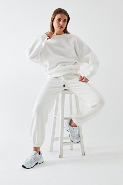 The Champ Clothing Unisex Oversize Tracksuit Set Basic White – Crew Neck, Elasticated Legs, 3-Thread Fleece