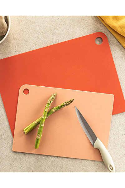 English Home Cut Me Plastic 2-Piece Cutting Board Red
