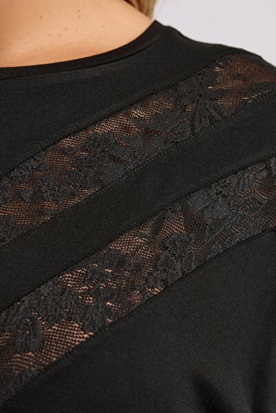 Stil Diva Plus Size Short Sleeve V-Neck Lace Detailed Slit Long T-Shirt 322971