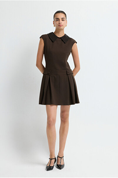 adL Yakası Taş Detaylı Gabardin Elbise