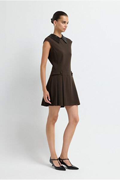 adL Yakası Taş Detaylı Gabardin Elbise