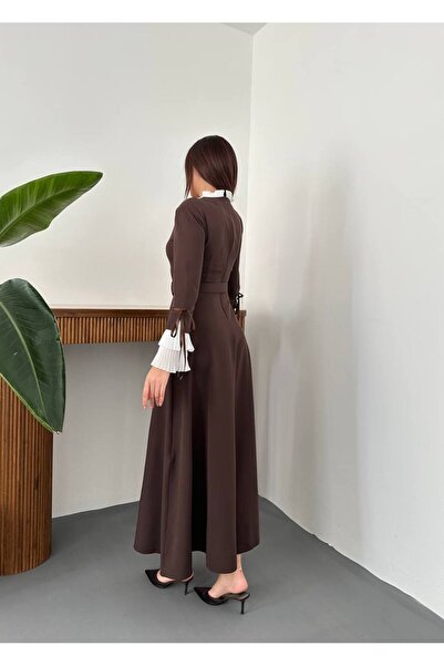 Lady Pixie Φόρεμα με πλισέ λαιμόκοψη και μανίκια με ζώνη