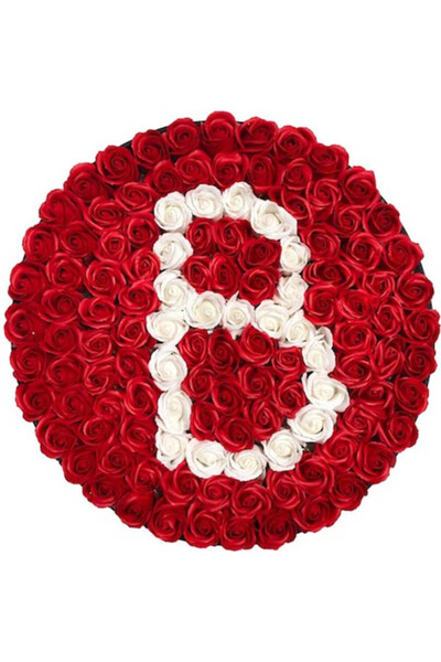 velve Aranjament floral personalizat cu litera, cutie rotunda neagra cu 125 t...