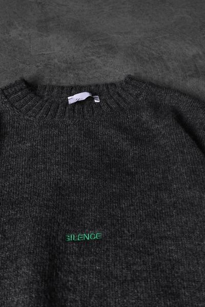 Slatra Ανδρικό πουλόβερ με λαιμόκοψη με κέντημα από μαλλί ανθρακί, μεγάλου μεγέθους