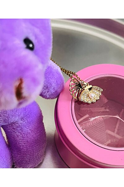 REFLECTS STYLİSH BEAUTY ALTIN RENK ,DENİZ KABUĞU İNCİ DETAYLI ,ZİRKON TAŞLI , PASLANMAZ KOLYE (AYICIK HEDİYELİ)