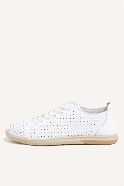 Majensia 151057 حذاء كاجوال مرصع بالجلد الطبيعي باللون الأبيض فلوتير