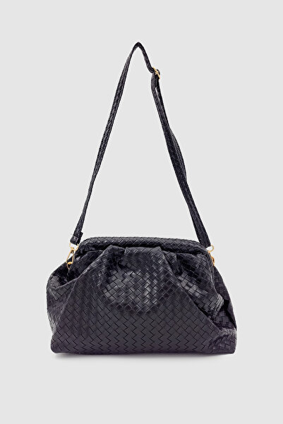 Wuclo حقيبة يد أرفيا بنمط محبوك وحزام متقاطع قابل للتعديل باللون الأسود